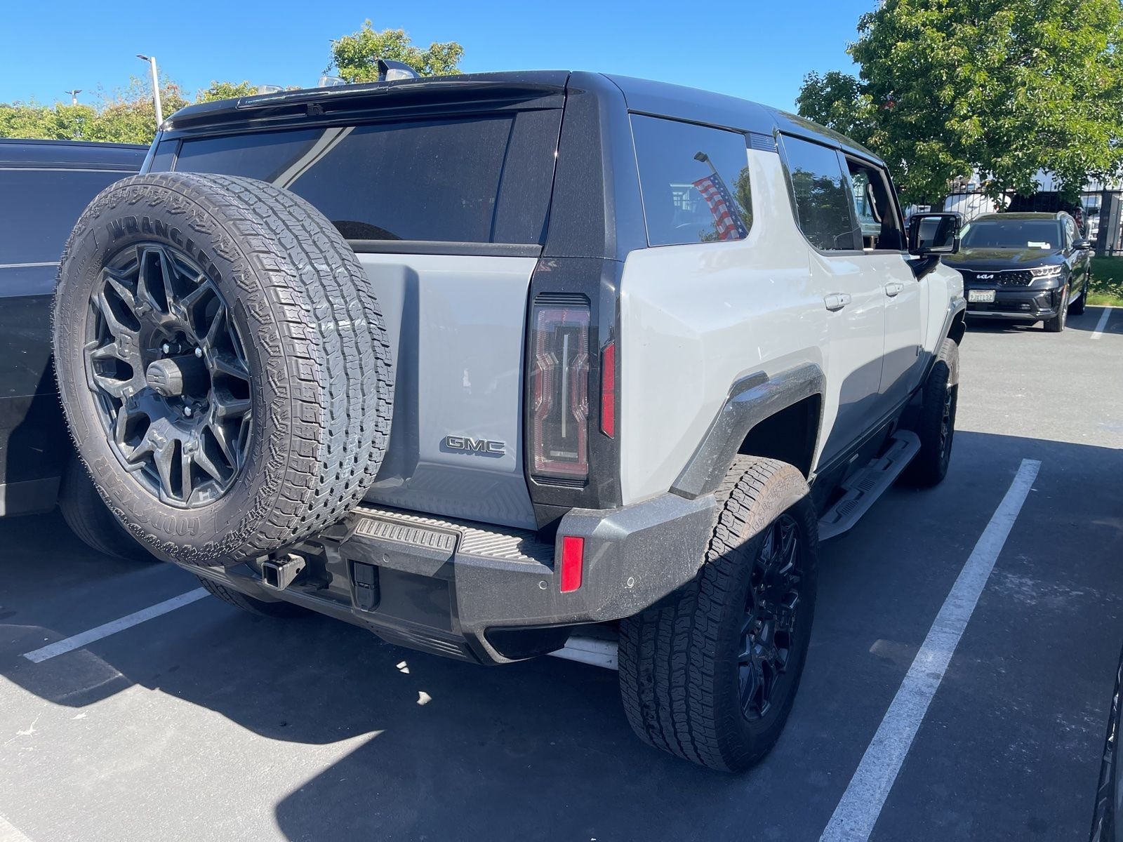 2024 GMC Hummer EV SUV 2X