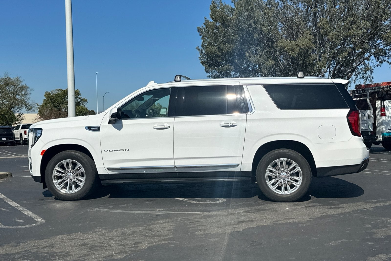 2024 GMC Yukon XL SLT
