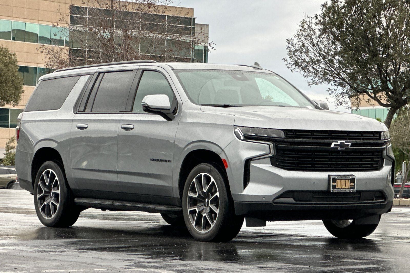 2023 Chevrolet Suburban RST