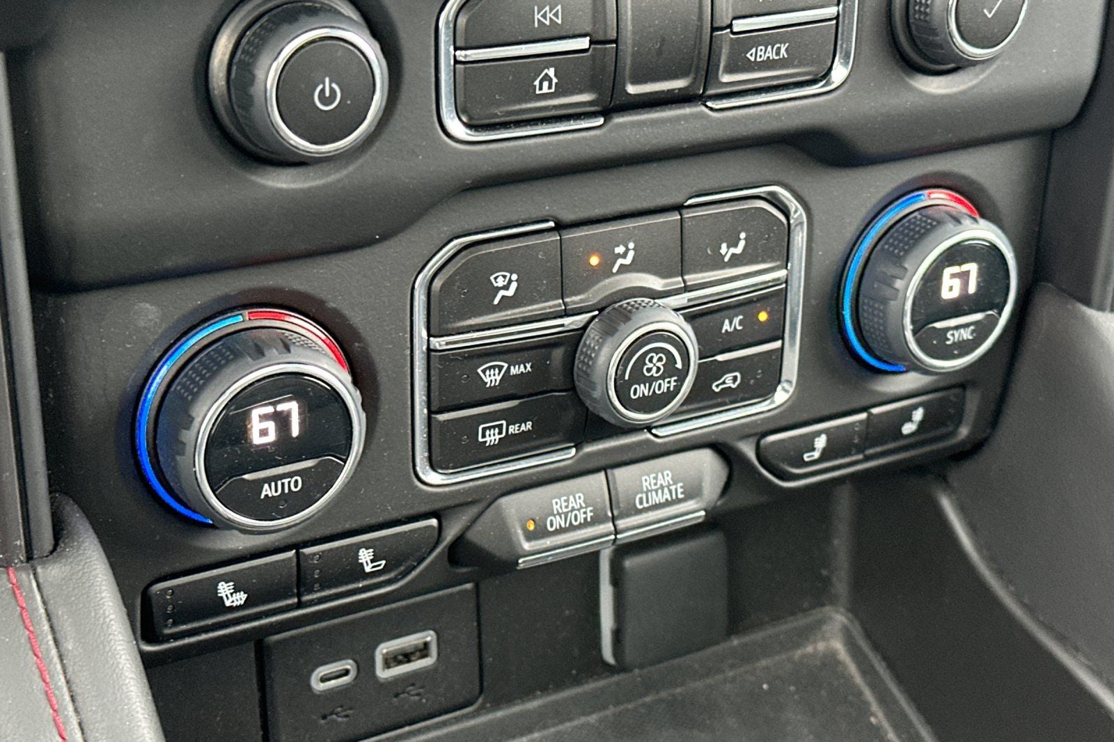 2023 Chevrolet Suburban RST