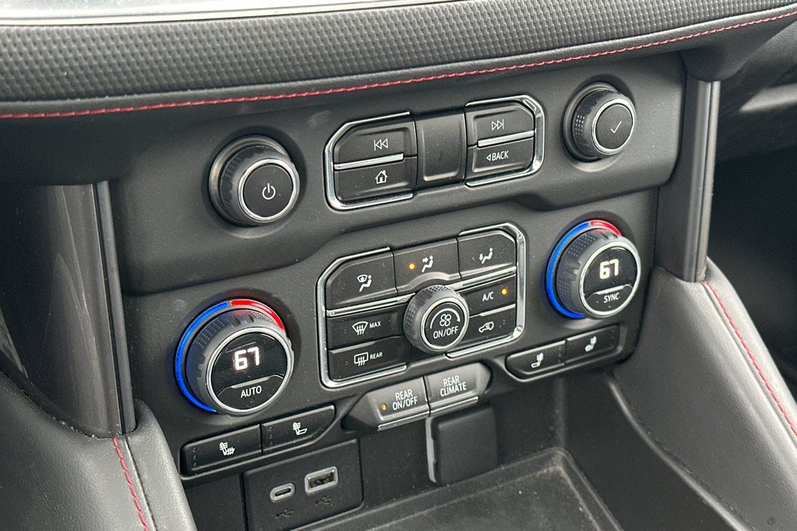 2023 Chevrolet Suburban RST