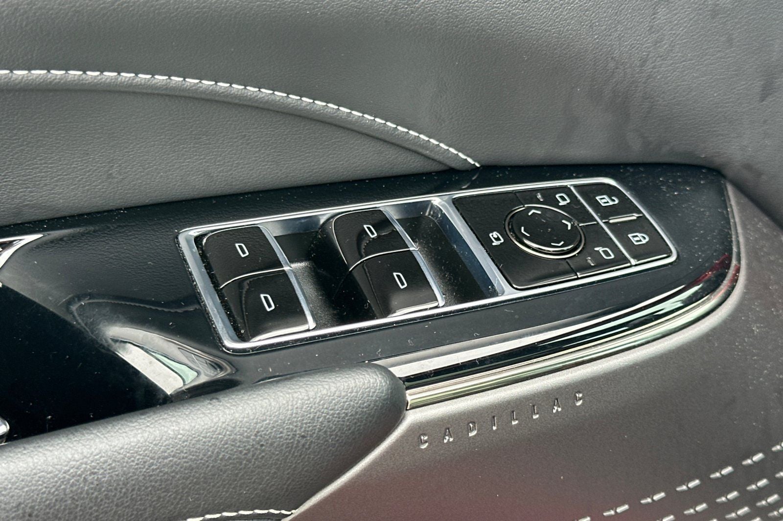 2024 Cadillac LYRIQ Tech