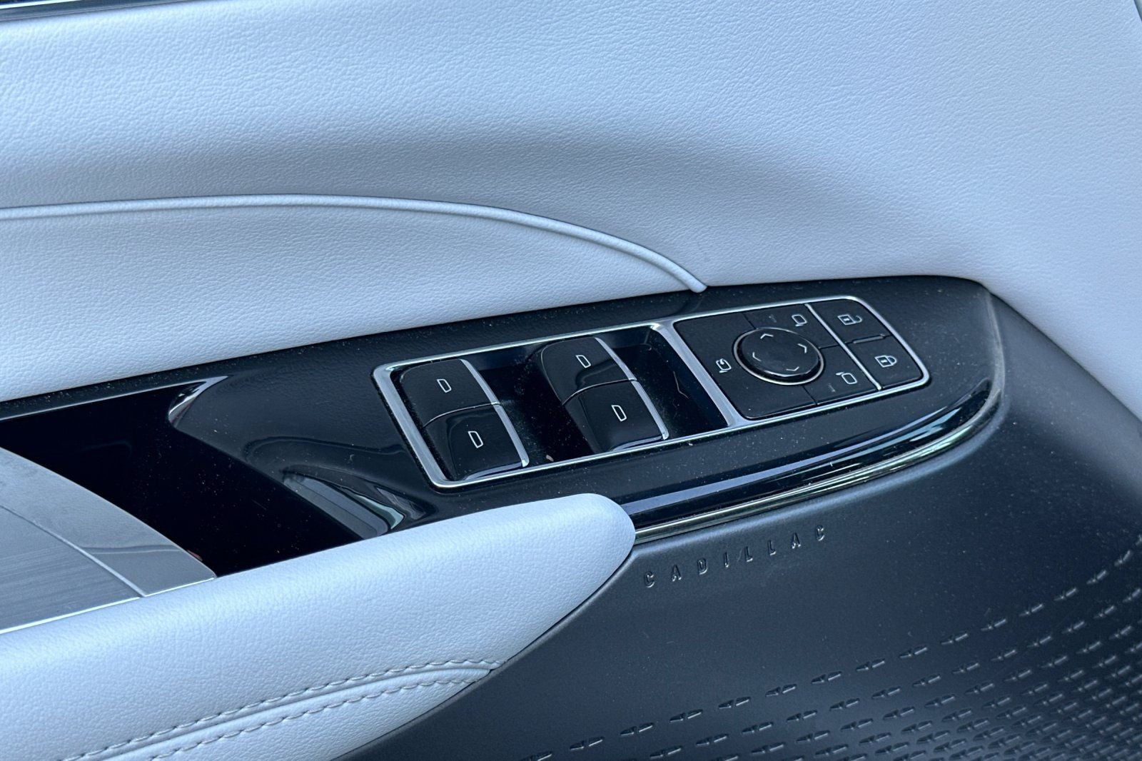 2024 Cadillac LYRIQ Sport