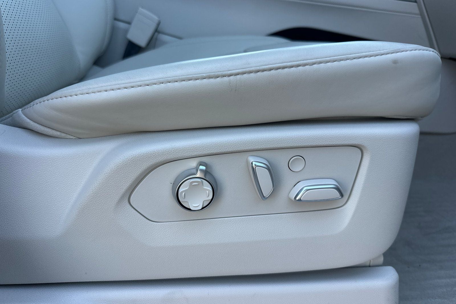 2025 Cadillac Escalade ESV Premium Luxury Platinum