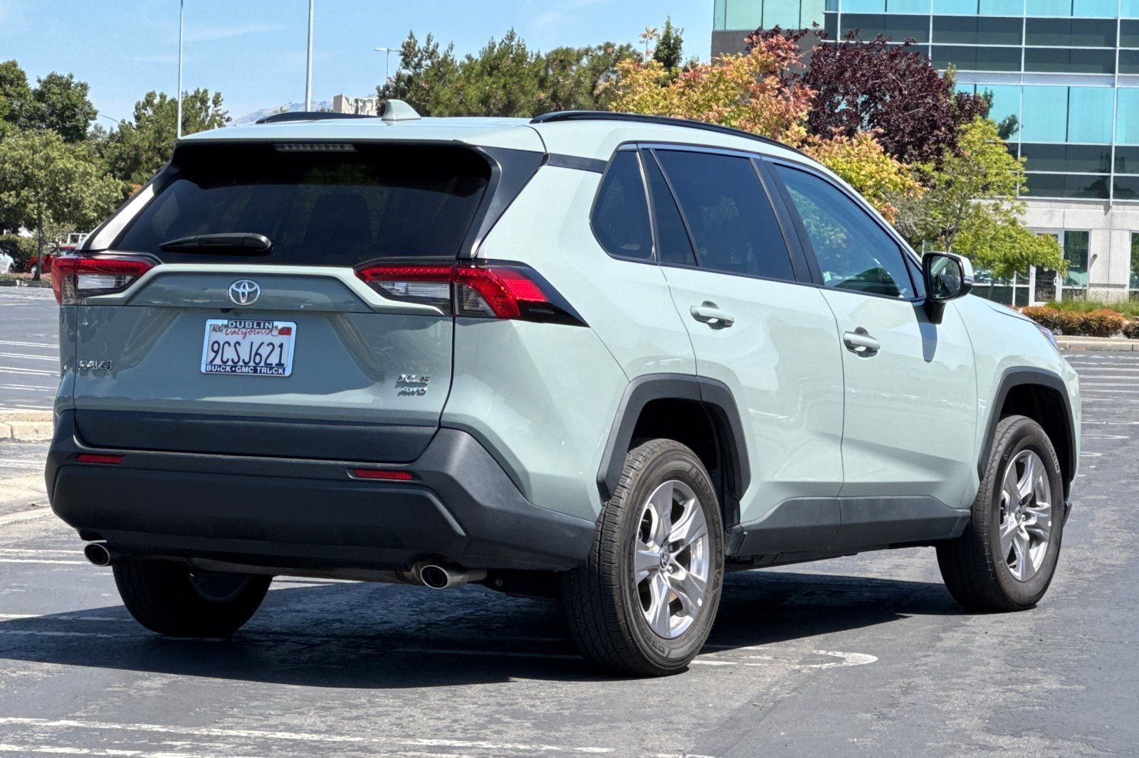 2022 Toyota RAV4 XLE