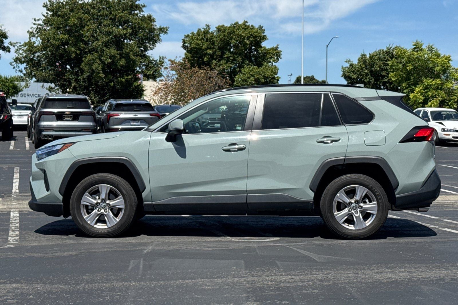 2022 Toyota RAV4 XLE
