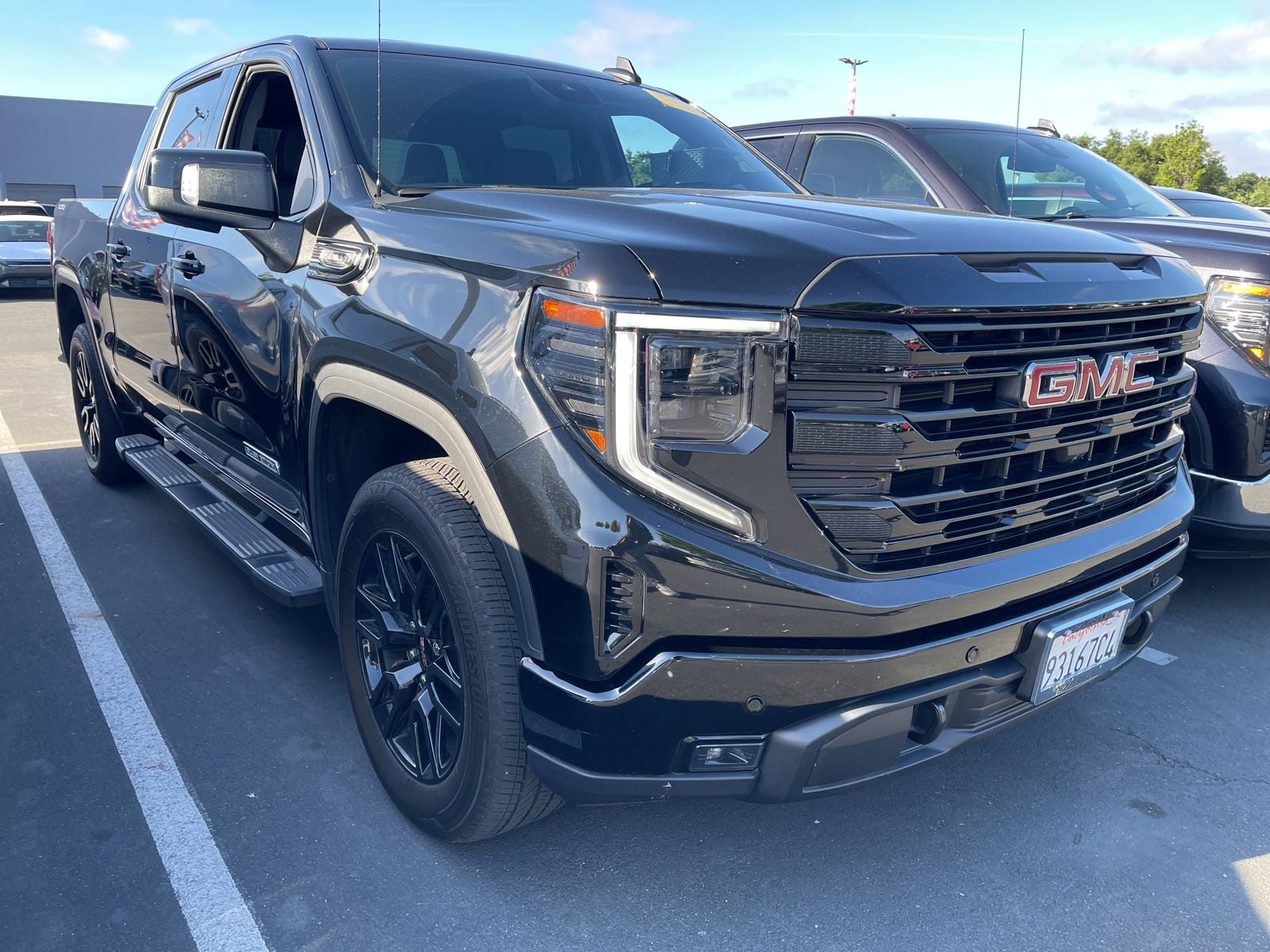 2025 GMC Sierra 1500 Elevation