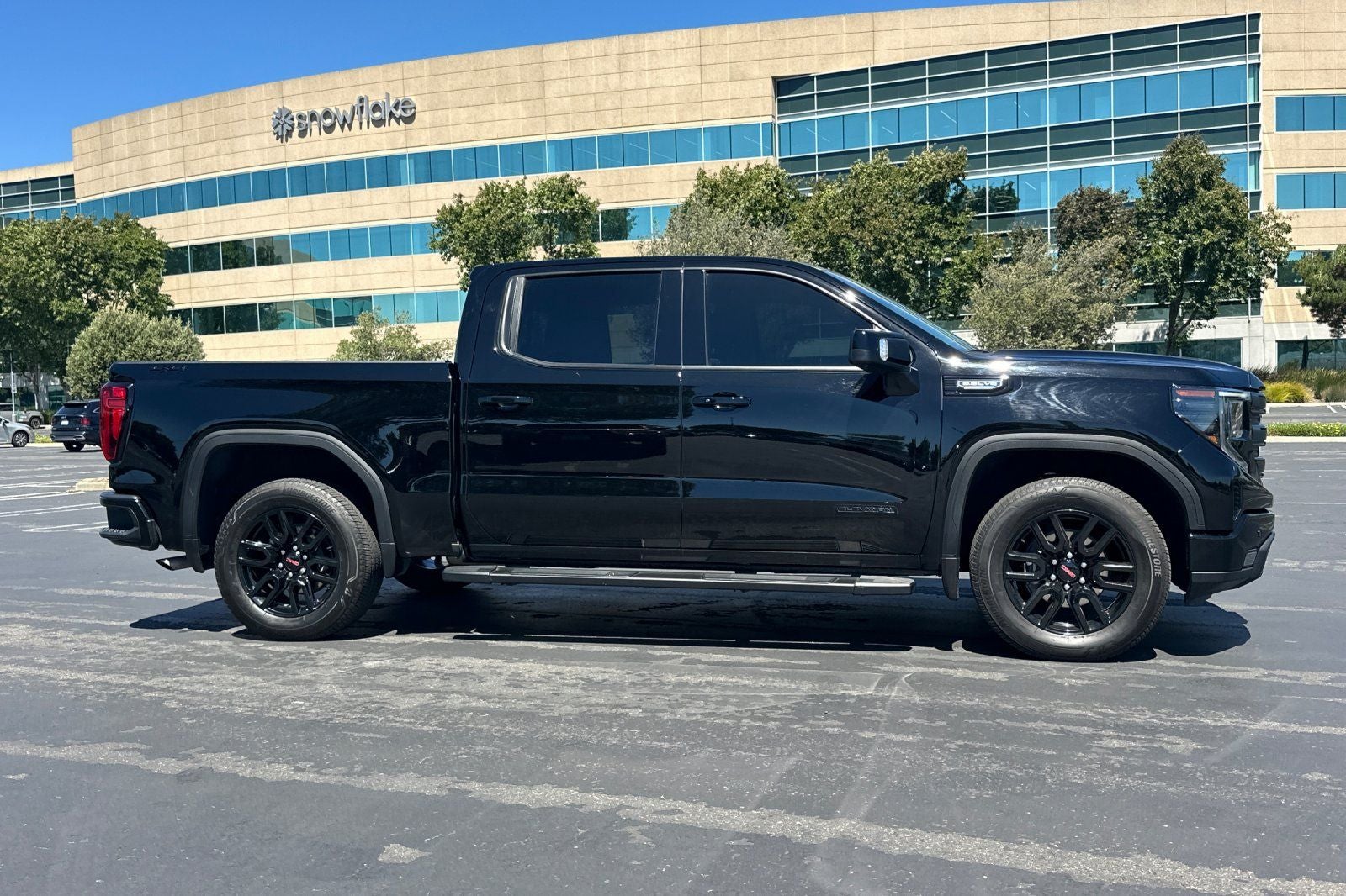 2025 GMC Sierra 1500 Elevation