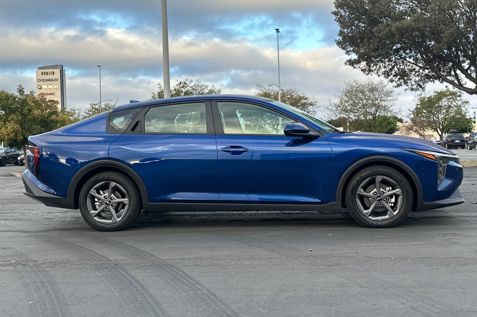 2025 Kia K4 LXS