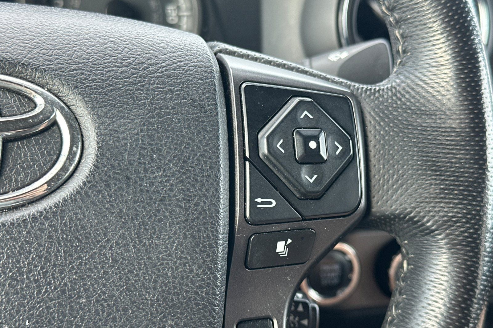 2022 Toyota Tacoma TRD Off-Road V6
