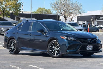 2021 Toyota Camry Hybrid SE