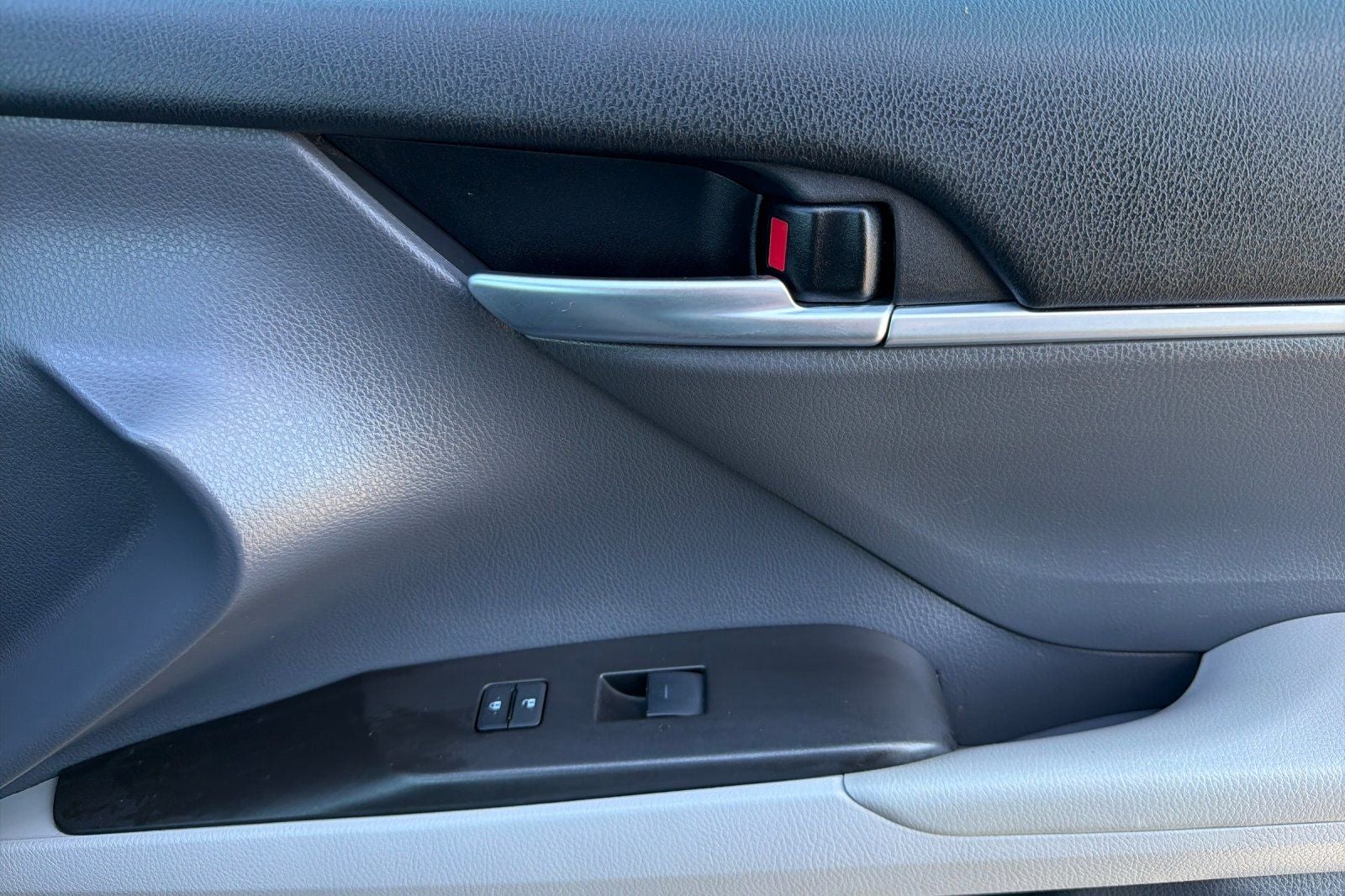 2021 Toyota Camry Hybrid SE