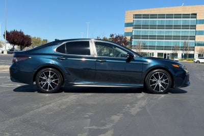 2021 Toyota Camry Hybrid SE