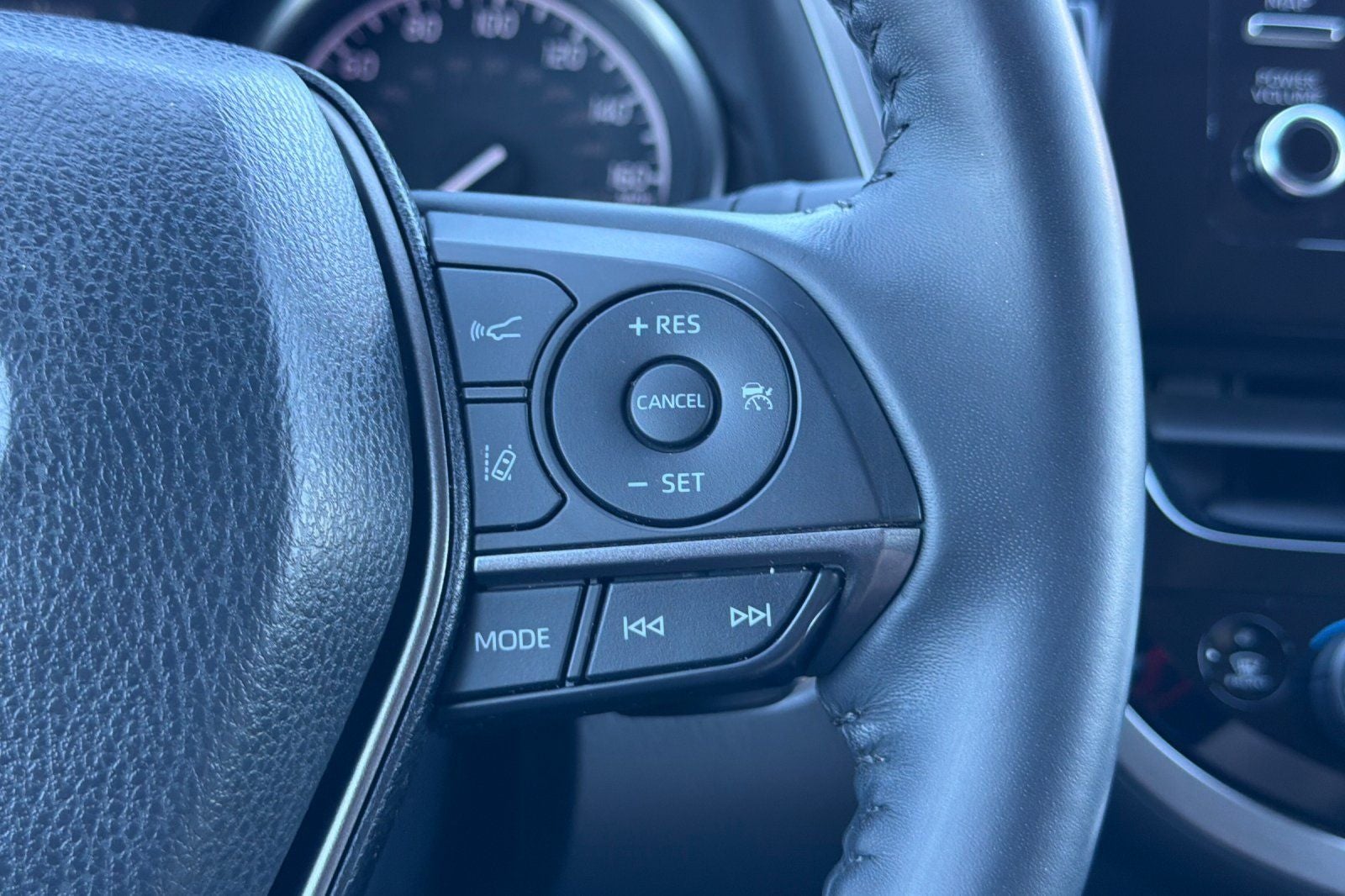 2021 Toyota Camry Hybrid SE