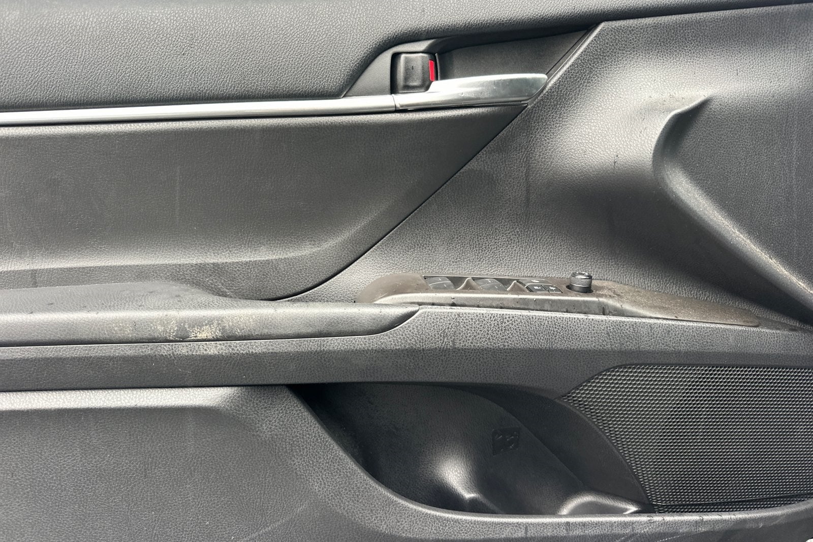 2022 Toyota Camry Hybrid SE