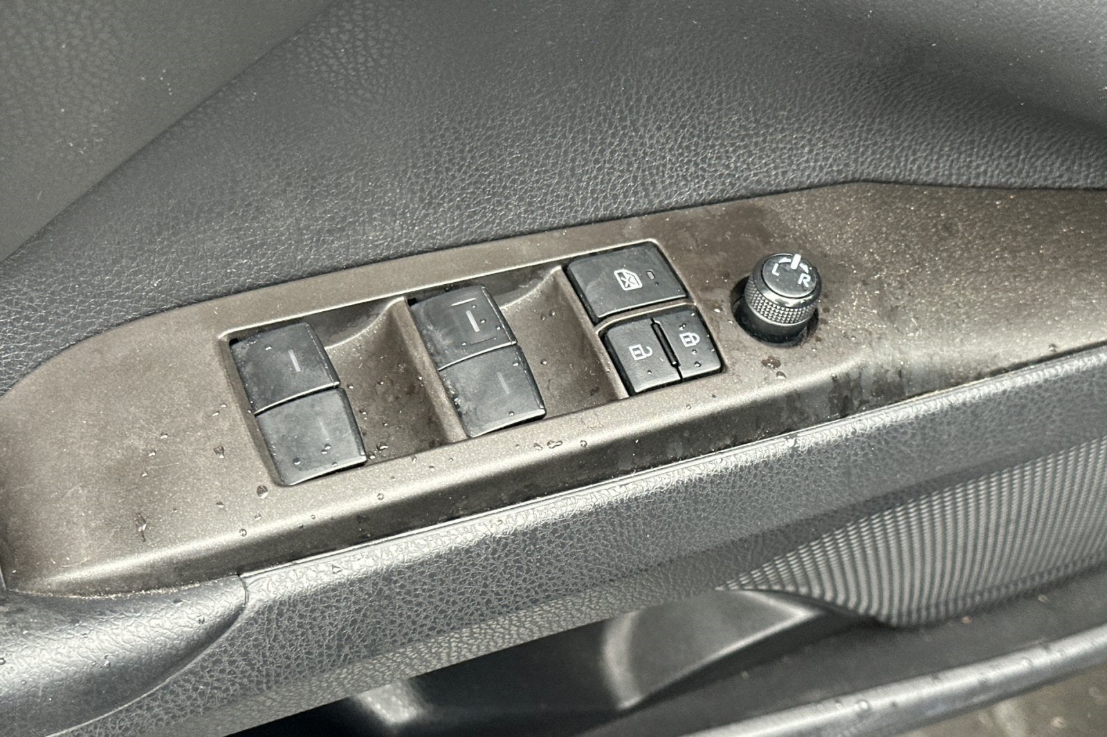 2022 Toyota Camry Hybrid SE