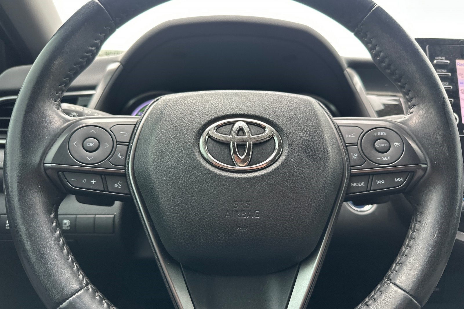 2022 Toyota Camry Hybrid SE