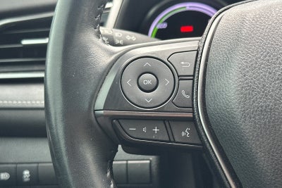 2022 Toyota Camry Hybrid SE