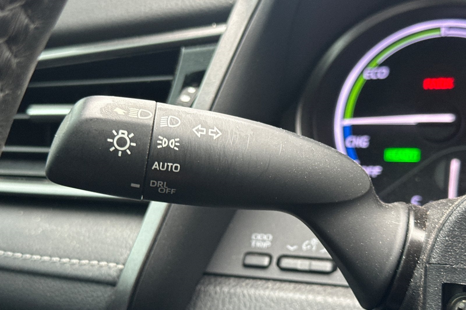 2022 Toyota Camry Hybrid SE