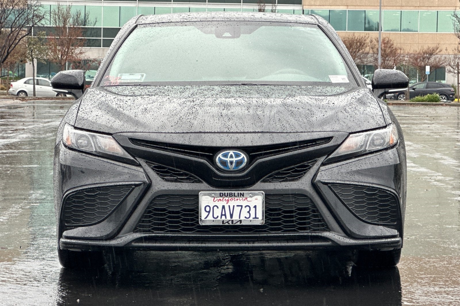 2022 Toyota Camry Hybrid SE