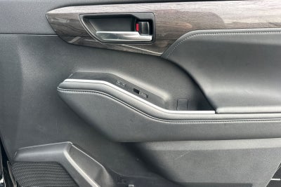 2022 Toyota Highlander Hybrid Limited