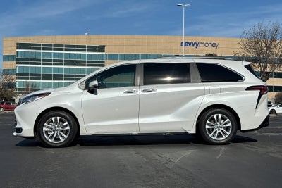 2025 Toyota Sienna Limited 7 Passenger