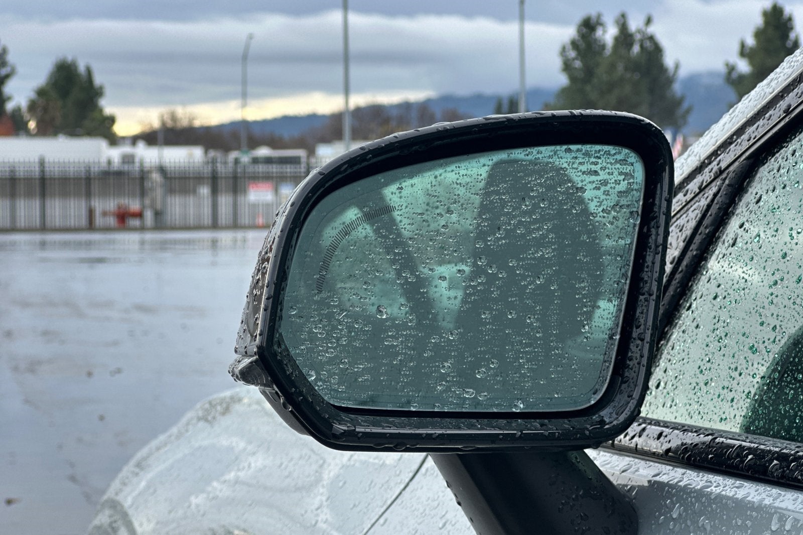 2024 Volvo S60 B5 Plus Dark Theme