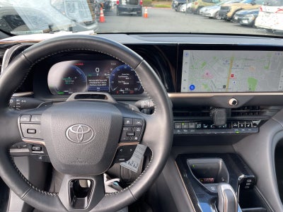 2025 Toyota Crown Signia Limited