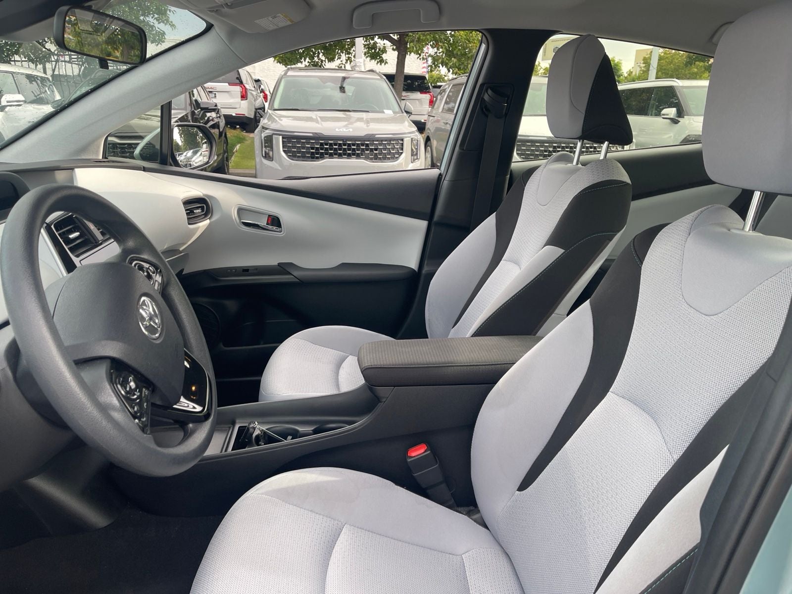 2021 Toyota Prius LE