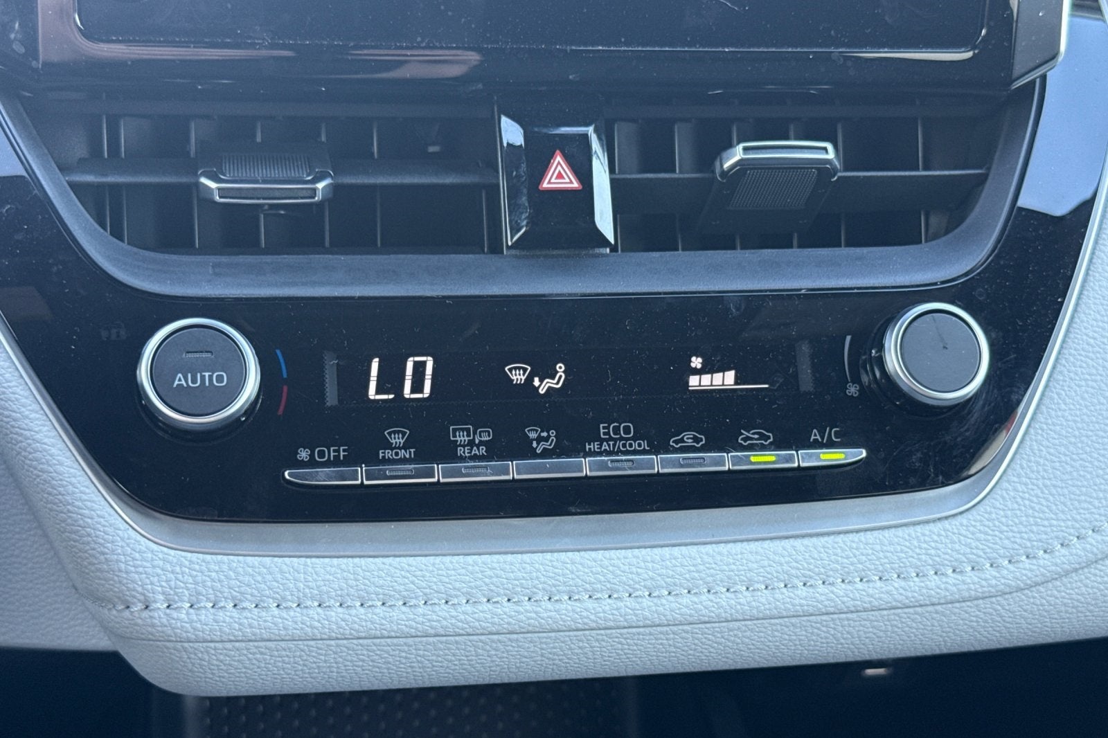 2025 Toyota Corolla Hatchback SE