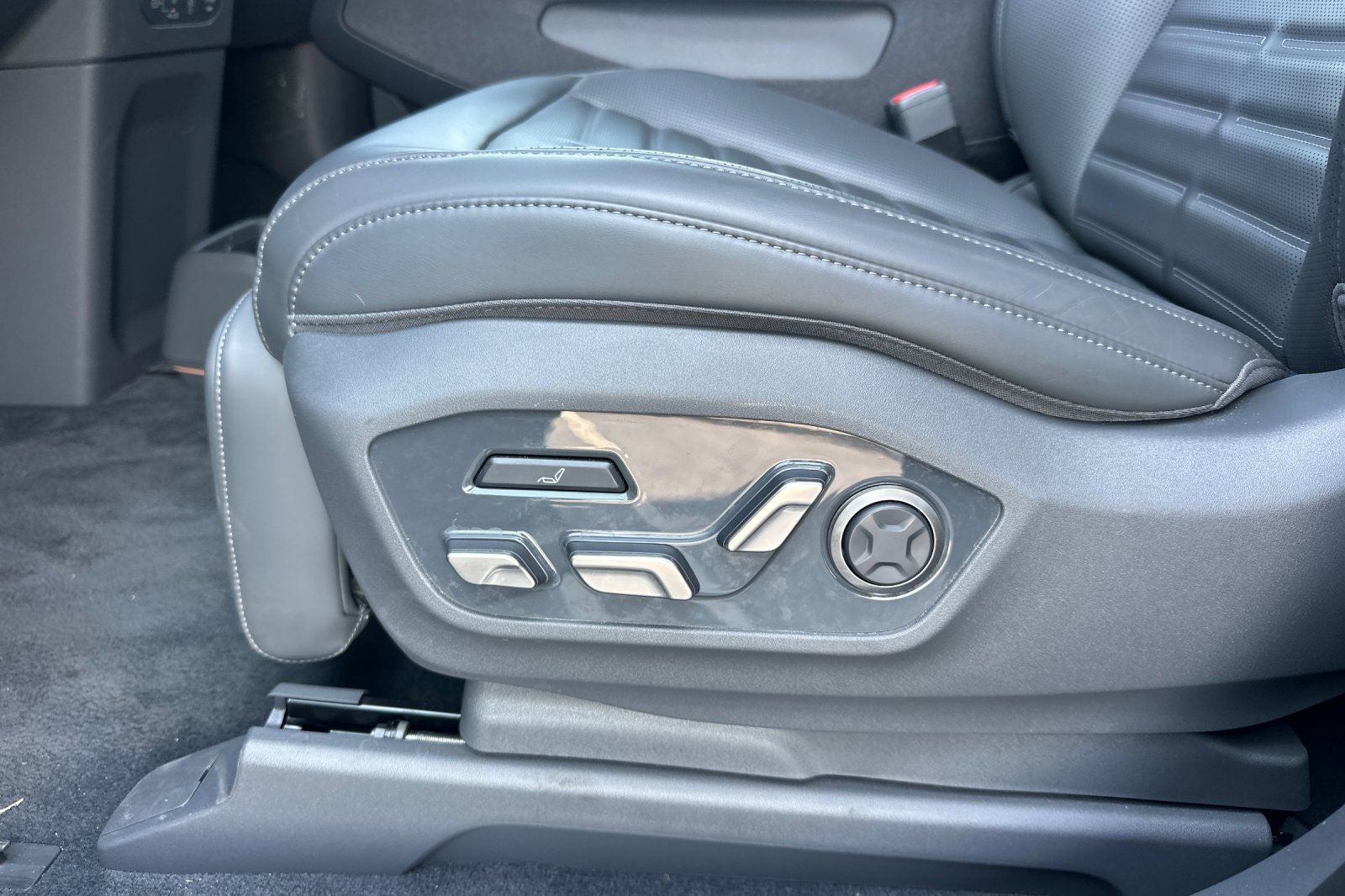 2024 Kia EV9 Land