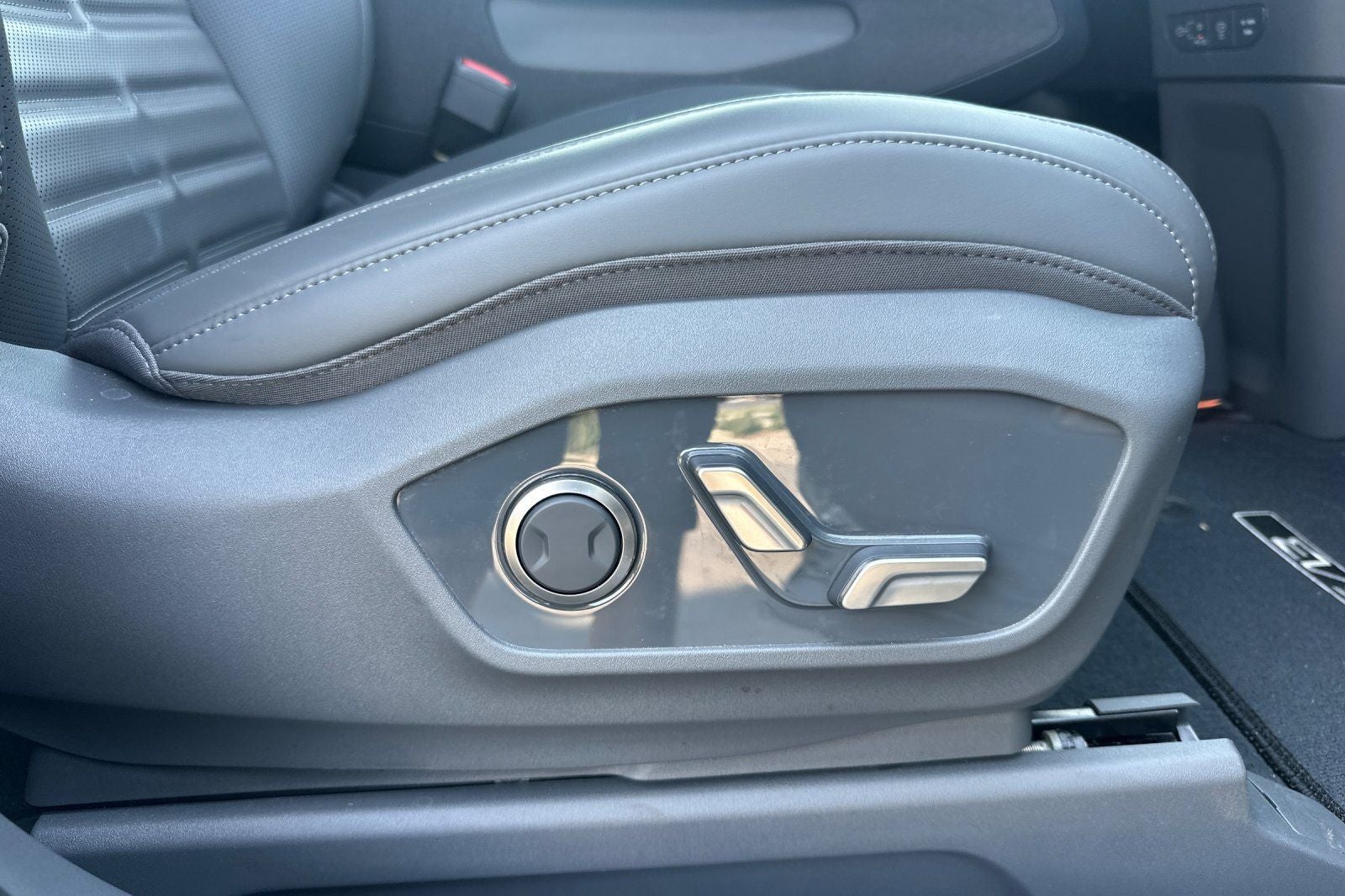 2024 Kia EV9 Land