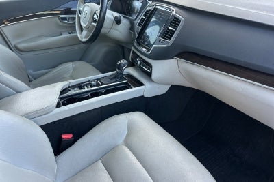 2019 Volvo XC90 T6 Momentum