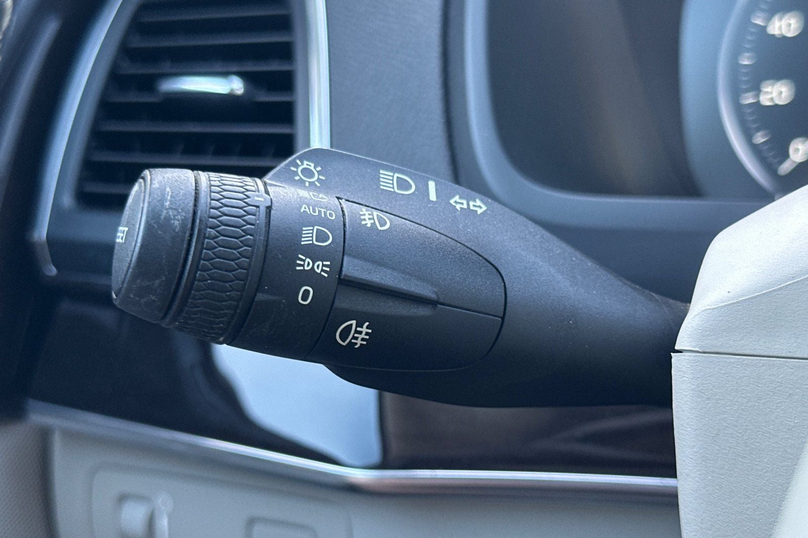 2019 Volvo XC90 T6 Momentum