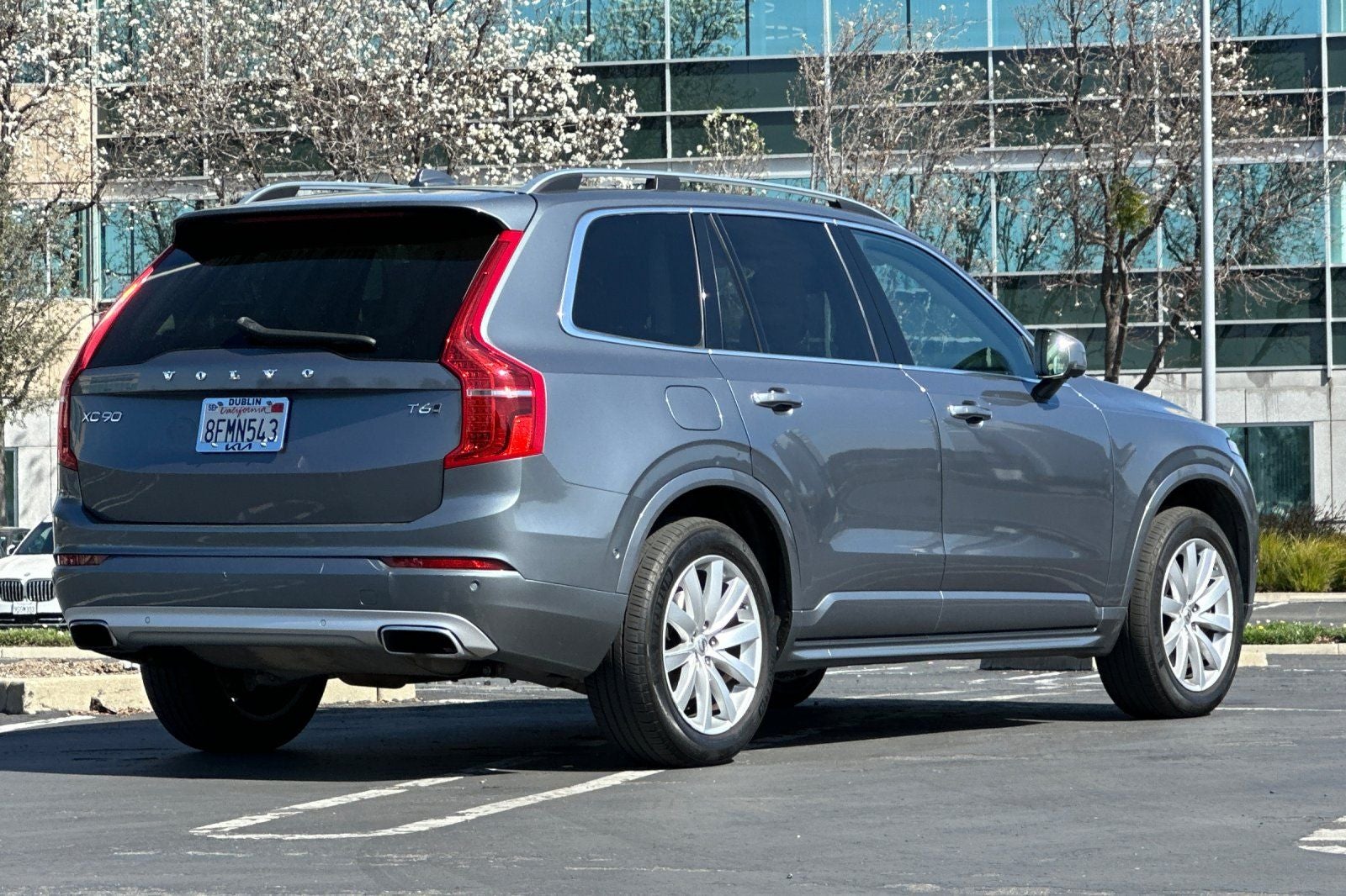 2019 Volvo XC90 T6 Momentum