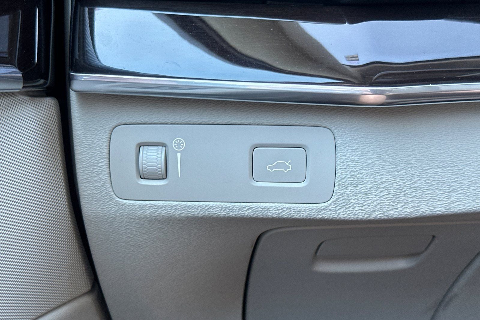 2019 Volvo XC90 T6 Momentum