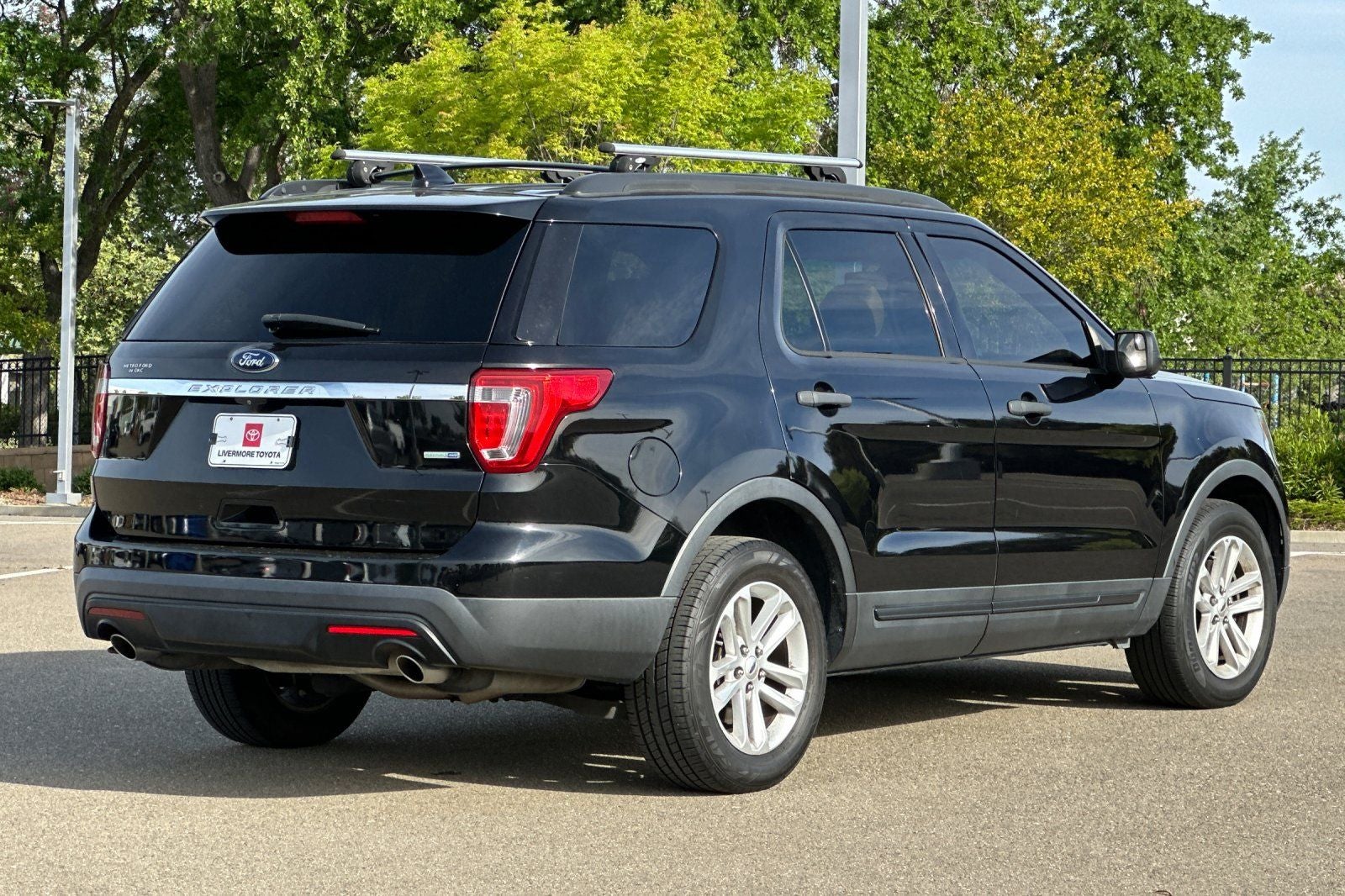 2017 Ford Explorer Base