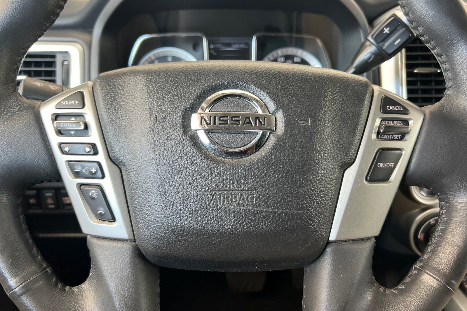 2017 Nissan Titan SV