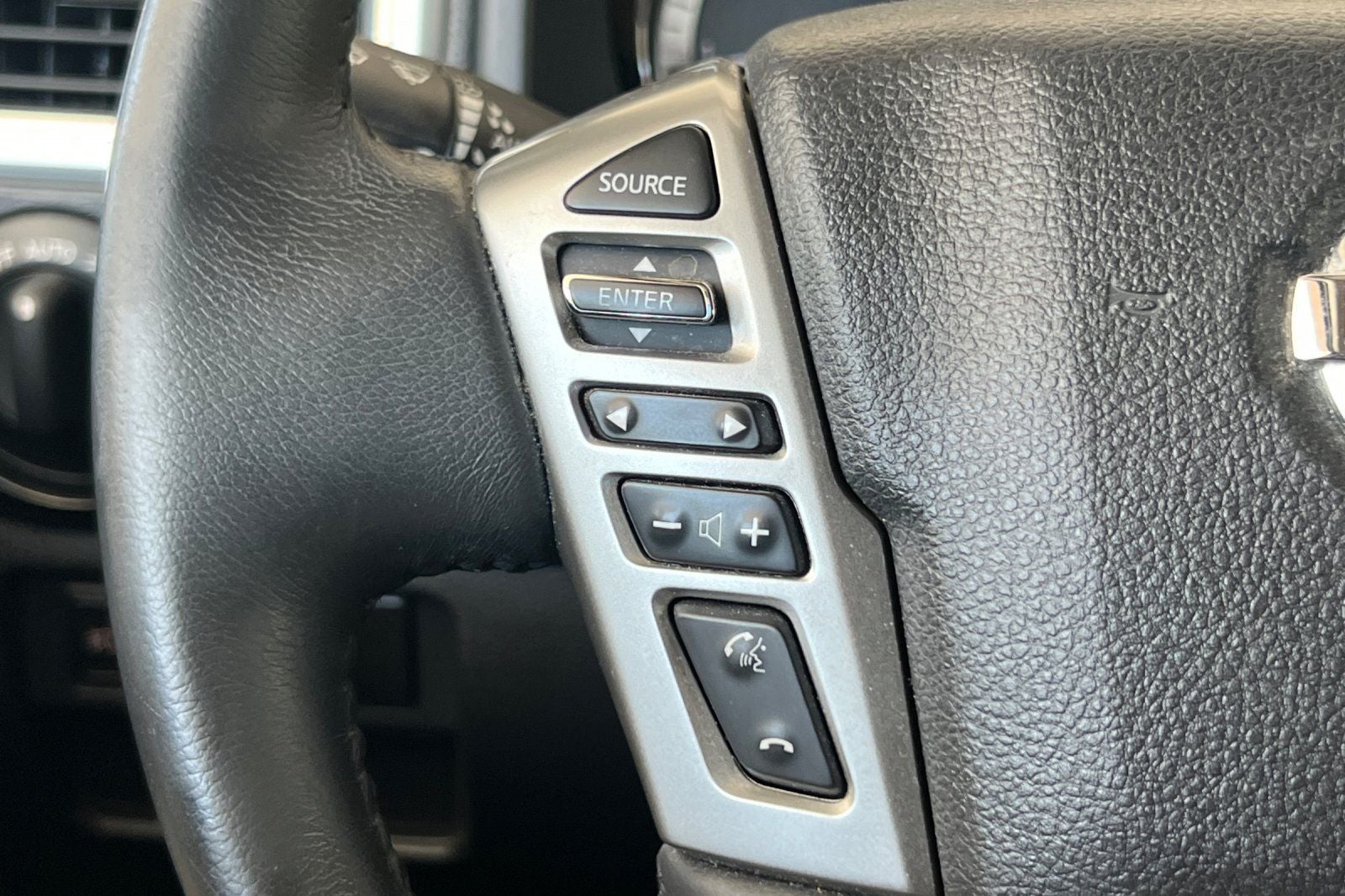 2017 Nissan Titan SV