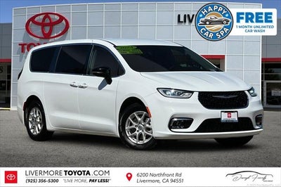 2024 Chrysler Pacifica Touring L