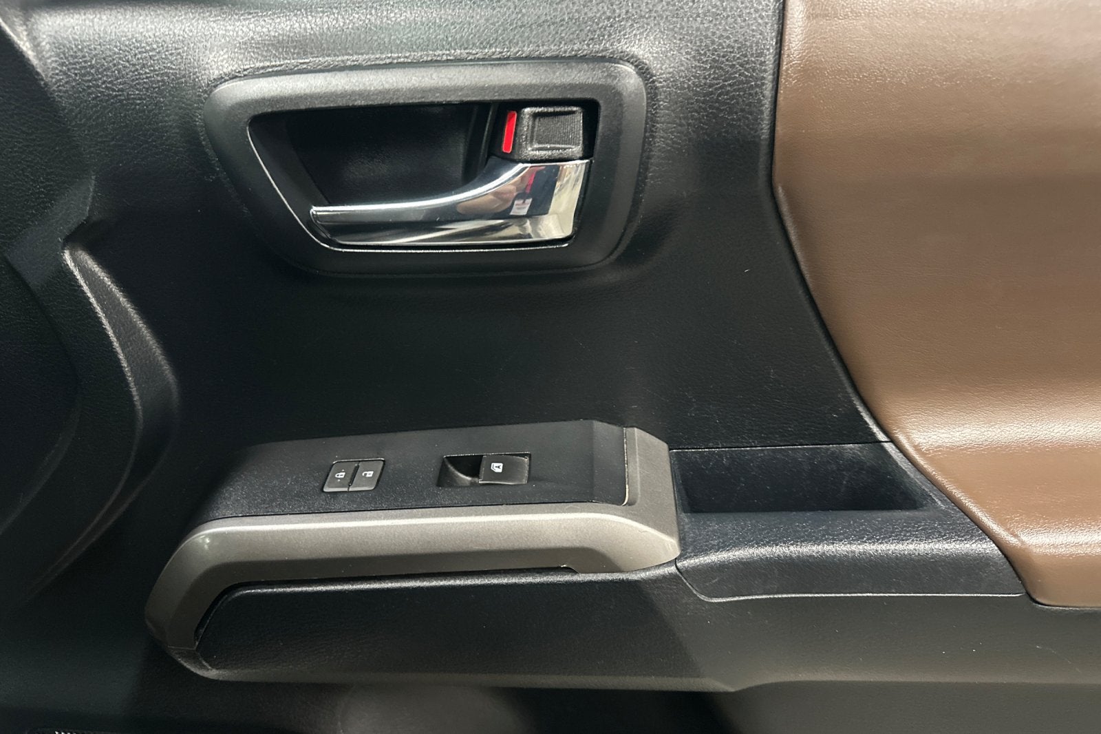 2016 Toyota Tacoma Limited V6