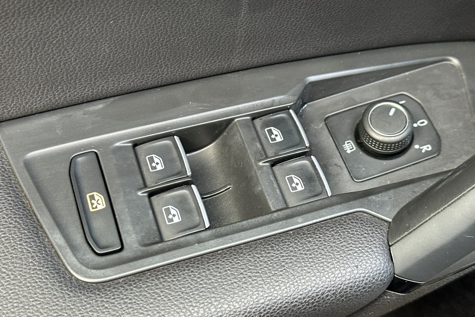 2019 Volkswagen Tiguan 2.0T SEL R-Line