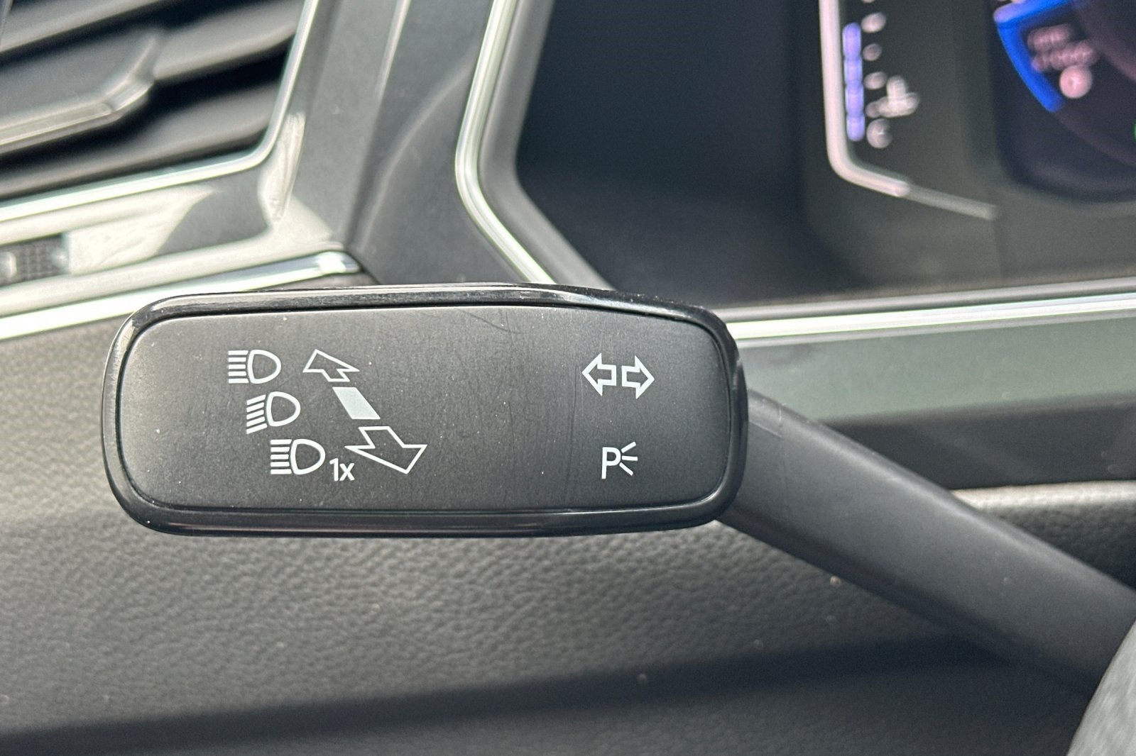 2019 Volkswagen Tiguan 2.0T SEL R-Line