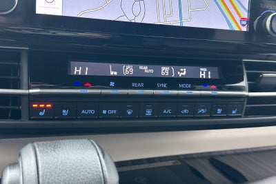 2023 Toyota Sienna Platinum 7 Passenger