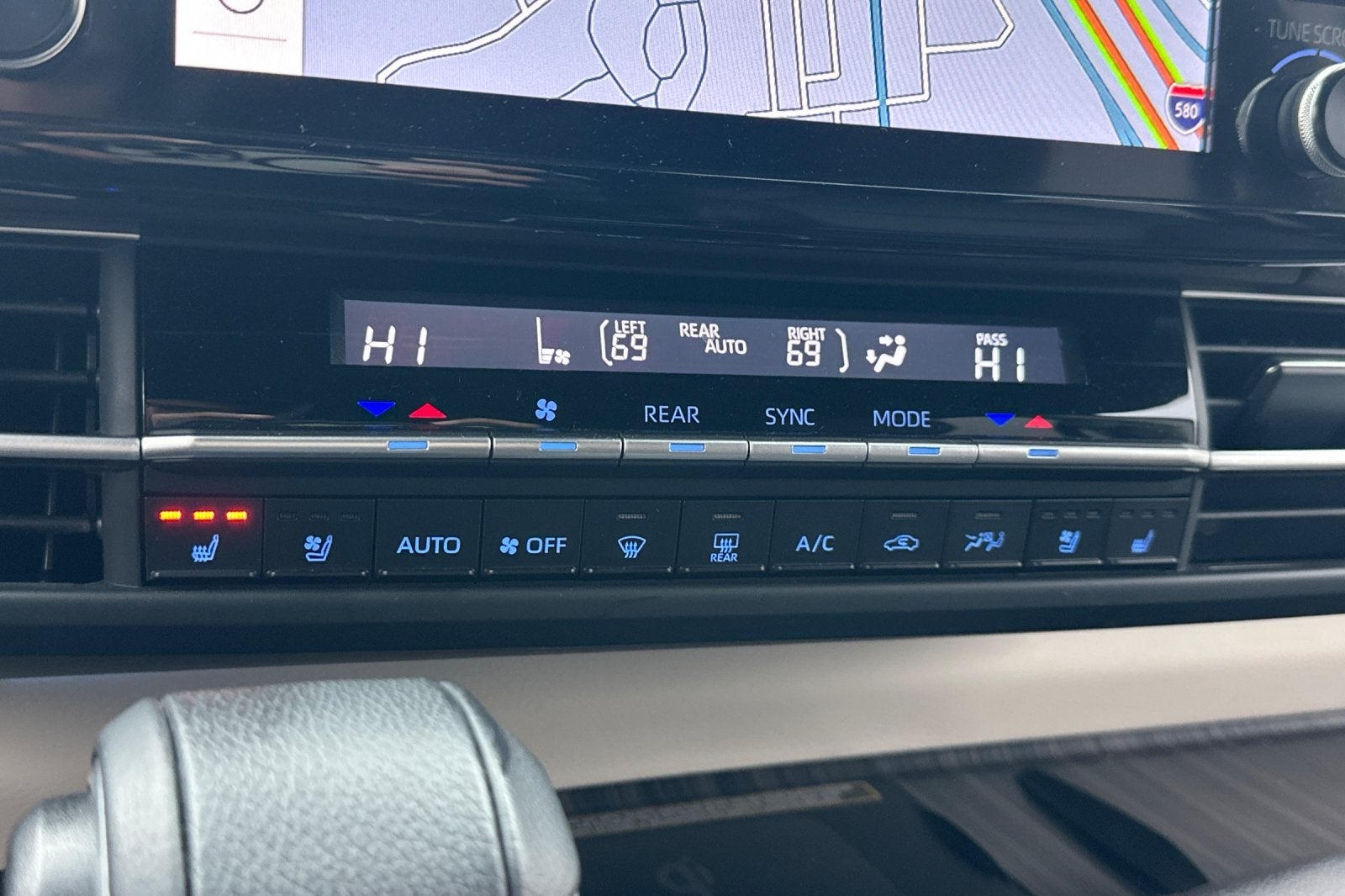 2023 Toyota Sienna Platinum 7 Passenger