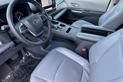 2023 Toyota Sienna XLE