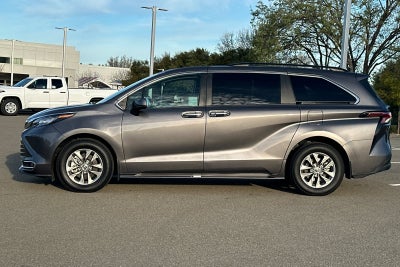 2023 Toyota Sienna XLE