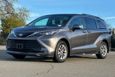 2023 Toyota Sienna XLE