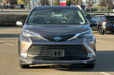 2023 Toyota Sienna XLE