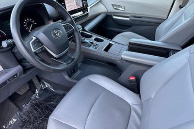 2023 Toyota Sienna XLE